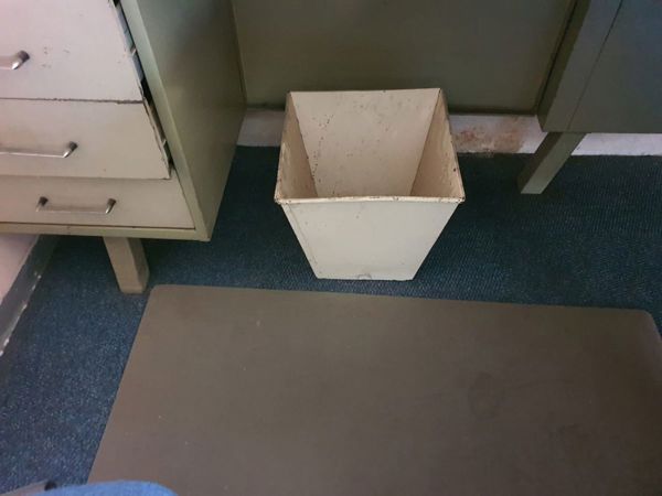 ~/upload/Lots/148246/AdditionalPhotos/q2ykwg6l4o4d2/Office Bin_t600x450.jpg